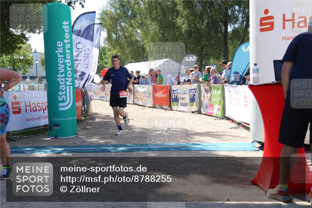 07.09.2025 - 19. Norderstedt Triathlon Zöllner http://msf.ph/oto/8788255 07.09.2025 13:41:25 Ziel 742, 1299 meine-sportfotos.de