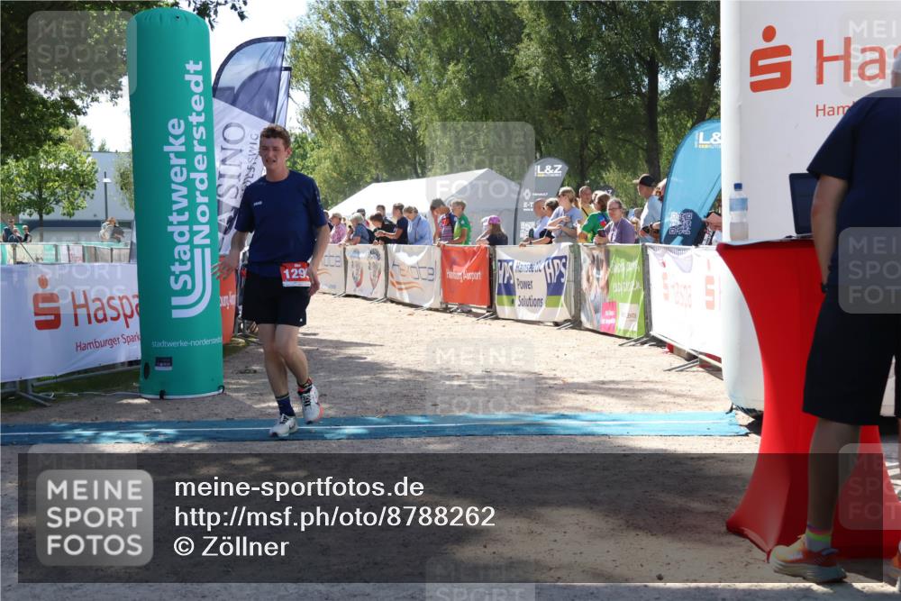 07.09.2025 - 19. Norderstedt Triathlon Zöllner http://msf.ph/oto/8788262 07.09.2025 13:41:26 Ziel 742, 1299 meine-sportfotos.de