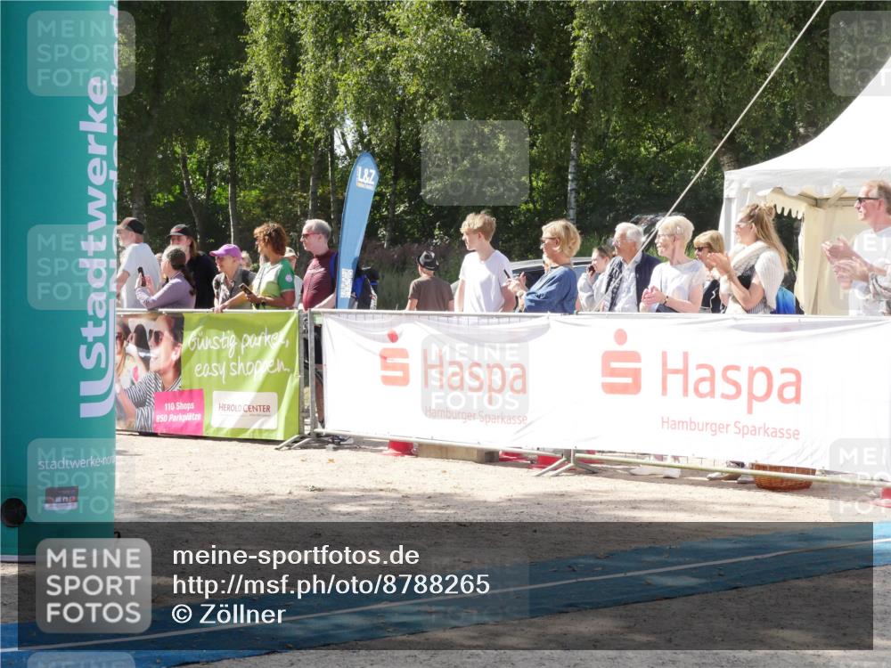 07.09.2025 - 19. Norderstedt Triathlon Zöllner http://msf.ph/oto/8788265 07.09.2025 13:43:26 Ziel 323 meine-sportfotos.de