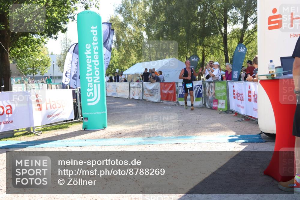 07.09.2025 - 19. Norderstedt Triathlon Zöllner http://msf.ph/oto/8788269 07.09.2025 16:07:41 Ziel 400 meine-sportfotos.de
