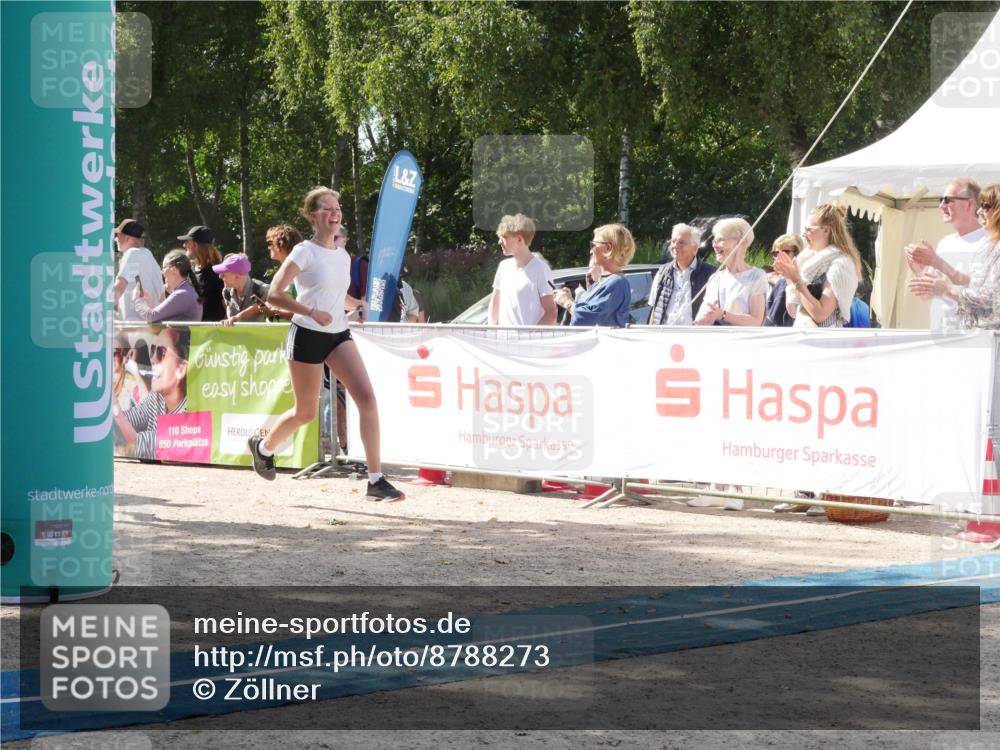 07.09.2025 - 19. Norderstedt Triathlon Zöllner http://msf.ph/oto/8788273 07.09.2025 13:43:27 Ziel 323 meine-sportfotos.de