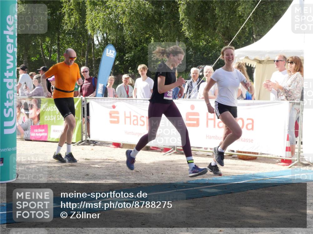 07.09.2025 - 19. Norderstedt Triathlon Zöllner http://msf.ph/oto/8788275 07.09.2025 13:43:28 Ziel 142, 323 meine-sportfotos.de