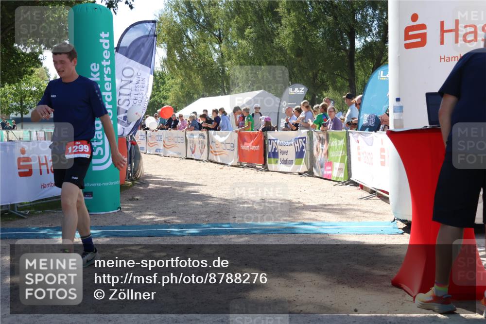 07.09.2025 - 19. Norderstedt Triathlon Zöllner http://msf.ph/oto/8788276 07.09.2025 13:41:27 Ziel 742, 1299 meine-sportfotos.de