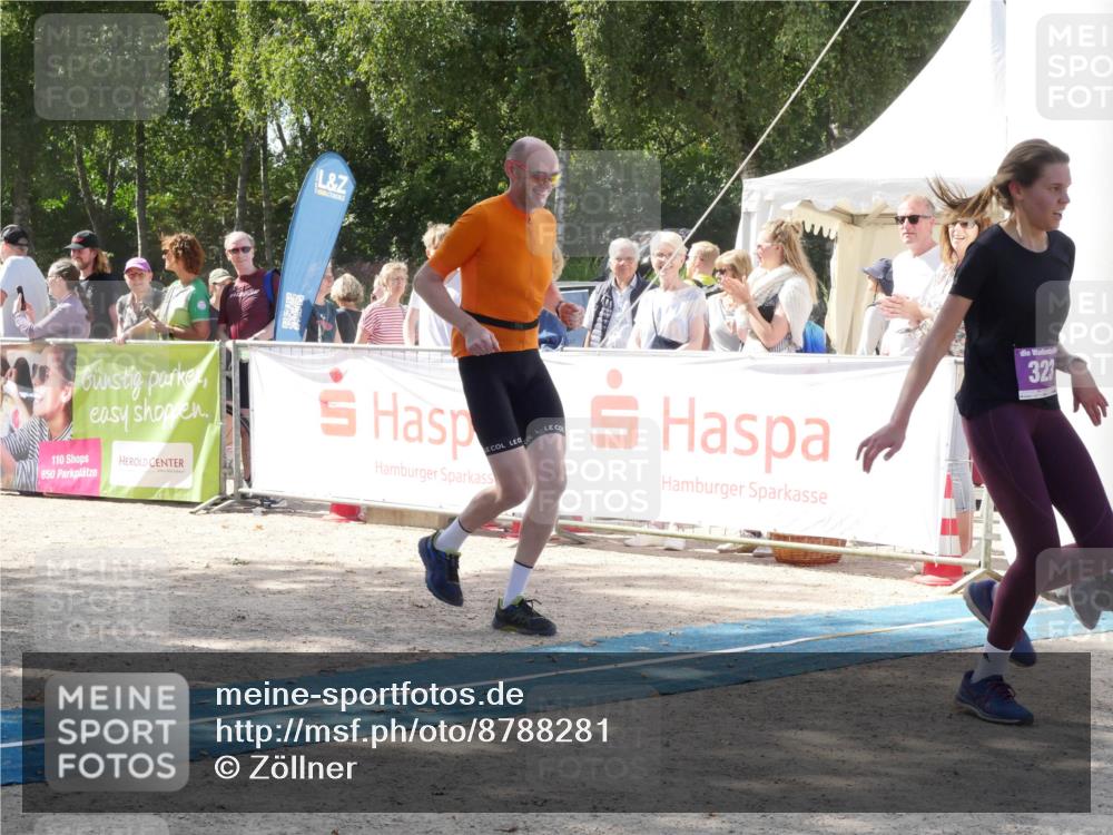 07.09.2025 - 19. Norderstedt Triathlon Zöllner http://msf.ph/oto/8788281 07.09.2025 13:43:29 Ziel 142, 323 meine-sportfotos.de