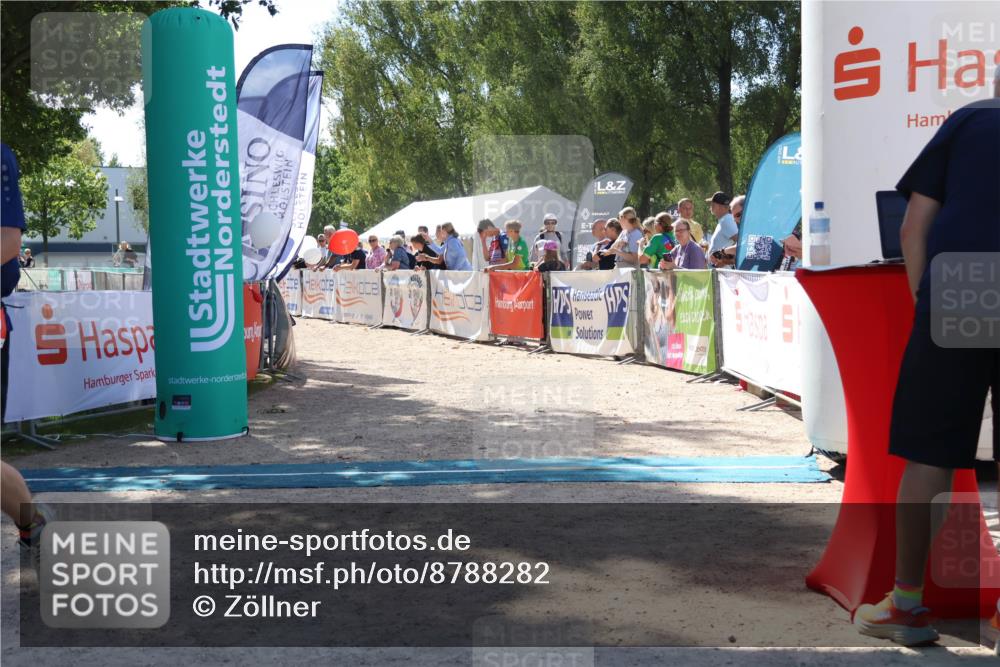 07.09.2025 - 19. Norderstedt Triathlon Zöllner http://msf.ph/oto/8788282 07.09.2025 13:41:28 Ziel 742, 1299 meine-sportfotos.de