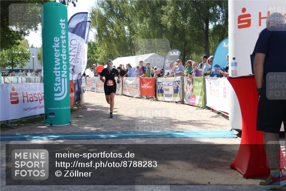 07.09.2025 - 19. Norderstedt Triathlon Zöllner http://msf.ph/oto/8788283 07.09.2025 13:41:33 Ziel 183 meine-sportfotos.de
