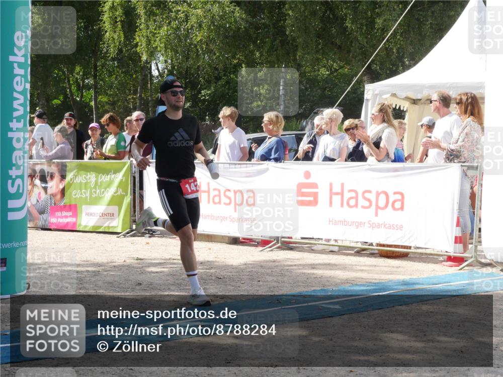 07.09.2025 - 19. Norderstedt Triathlon Zöllner http://msf.ph/oto/8788284 07.09.2025 13:43:33 Ziel 142, 323 meine-sportfotos.de