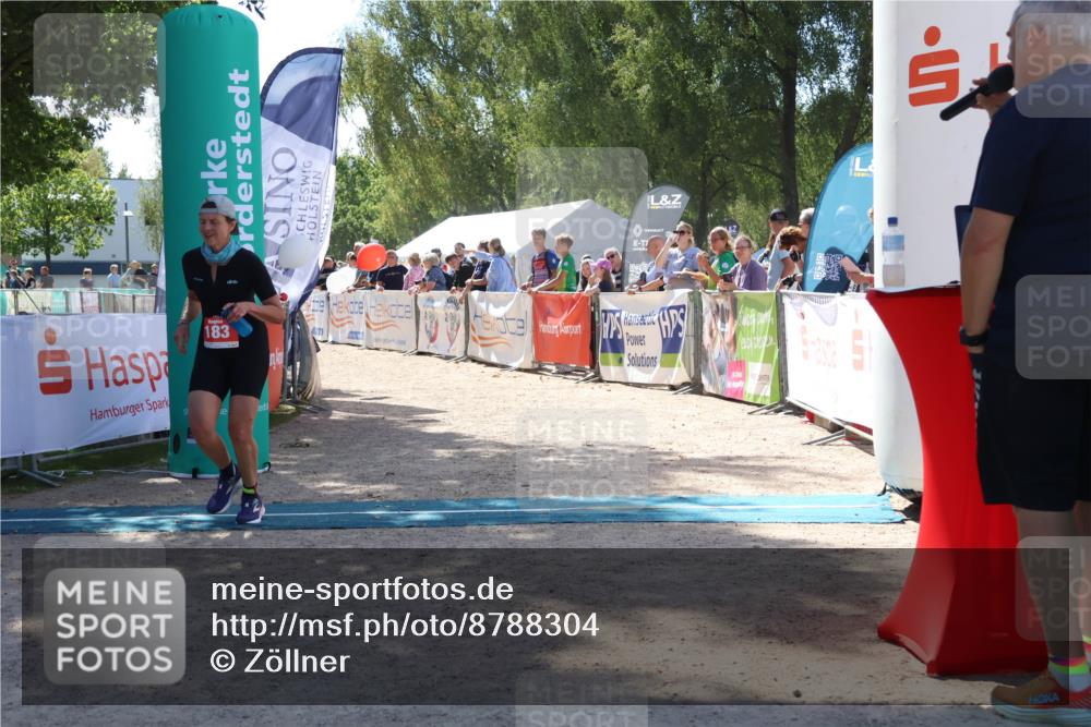 07.09.2025 - 19. Norderstedt Triathlon Zöllner http://msf.ph/oto/8788304 07.09.2025 13:41:35 Ziel 183 meine-sportfotos.de