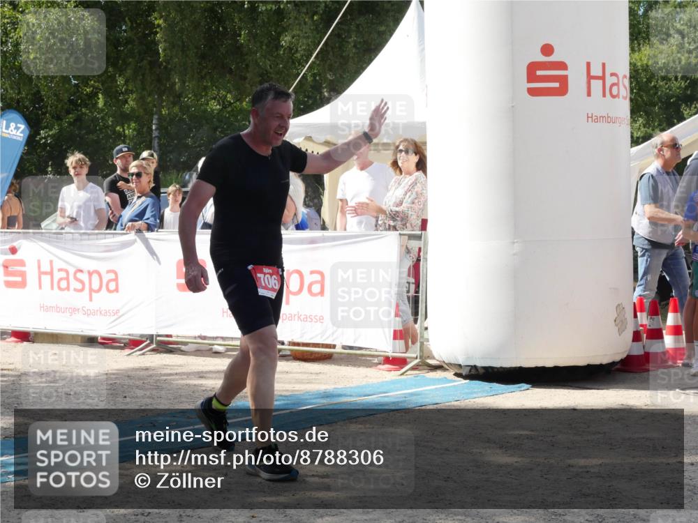 07.09.2025 - 19. Norderstedt Triathlon Zöllner http://msf.ph/oto/8788306 07.09.2025 13:43:52 Ziel 706 meine-sportfotos.de