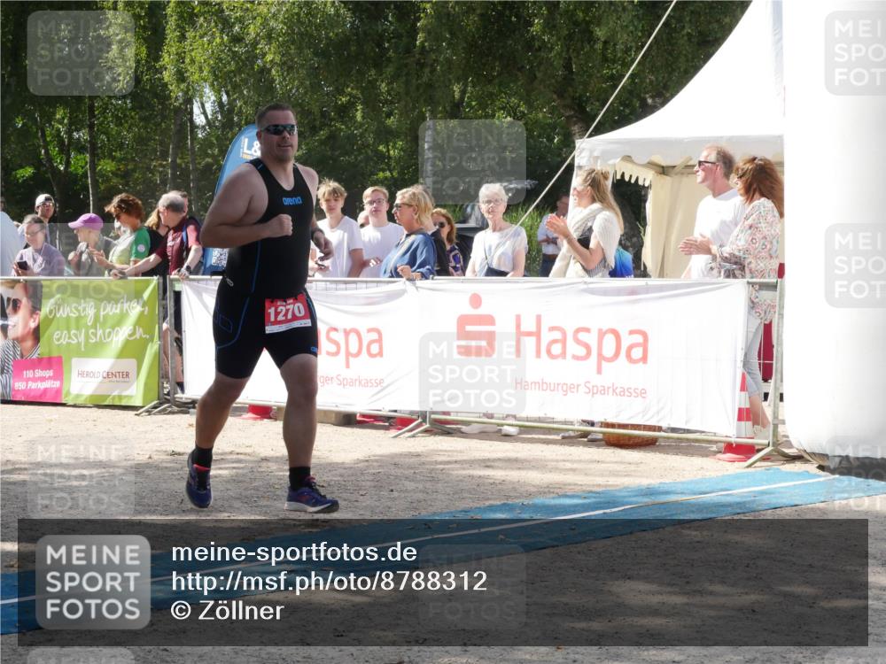 07.09.2025 - 19. Norderstedt Triathlon Zöllner http://msf.ph/oto/8788312 07.09.2025 13:44:04 Ziel 1270 meine-sportfotos.de