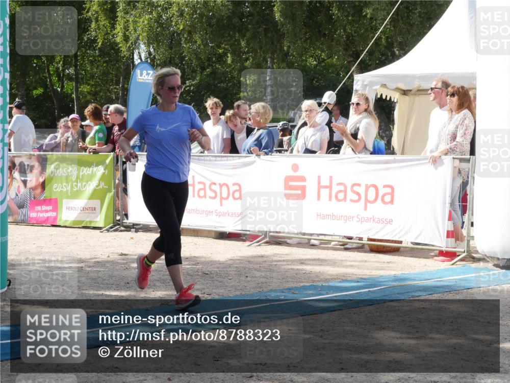 07.09.2025 - 19. Norderstedt Triathlon Zöllner http://msf.ph/oto/8788323 07.09.2025 13:44:12 Ziel 853, 1354 meine-sportfotos.de