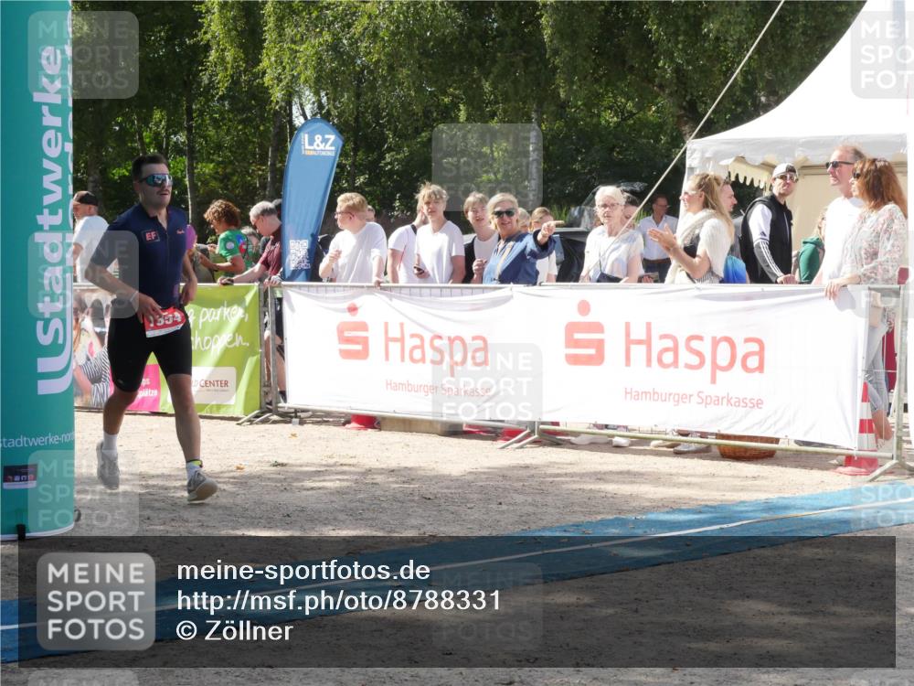07.09.2025 - 19. Norderstedt Triathlon Zöllner http://msf.ph/oto/8788331 07.09.2025 13:44:15 Ziel 853, 1354 meine-sportfotos.de