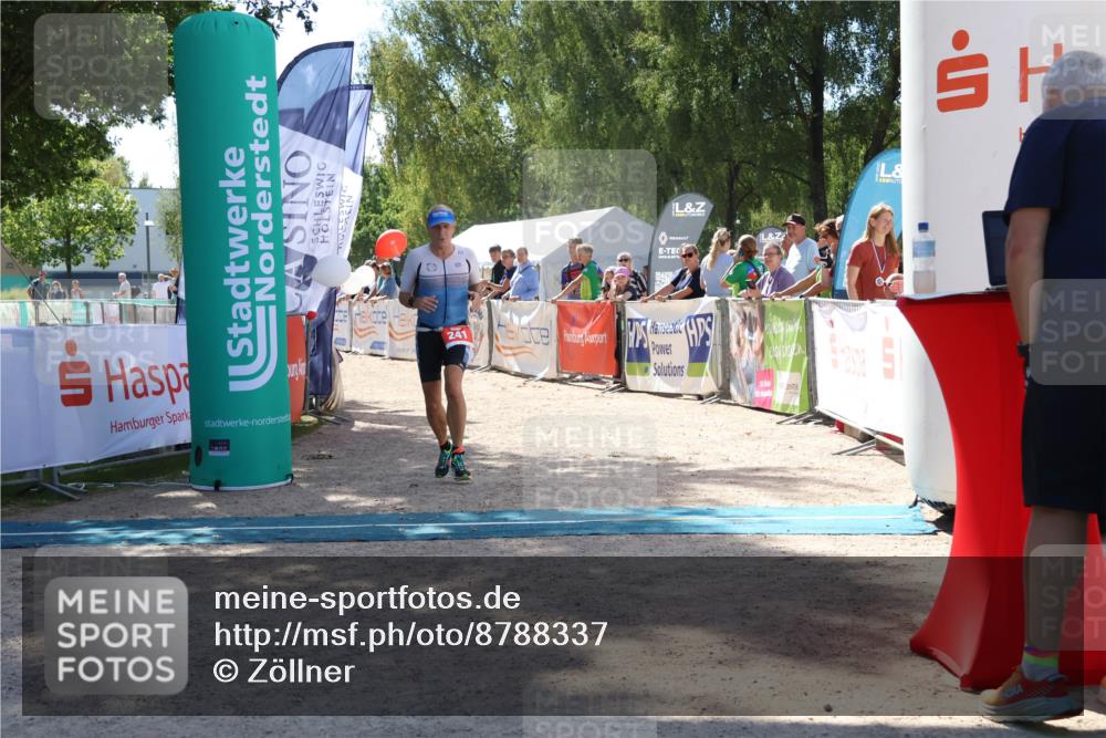 07.09.2025 - 19. Norderstedt Triathlon Zöllner http://msf.ph/oto/8788337 07.09.2025 13:43:01 Ziel 241 meine-sportfotos.de
