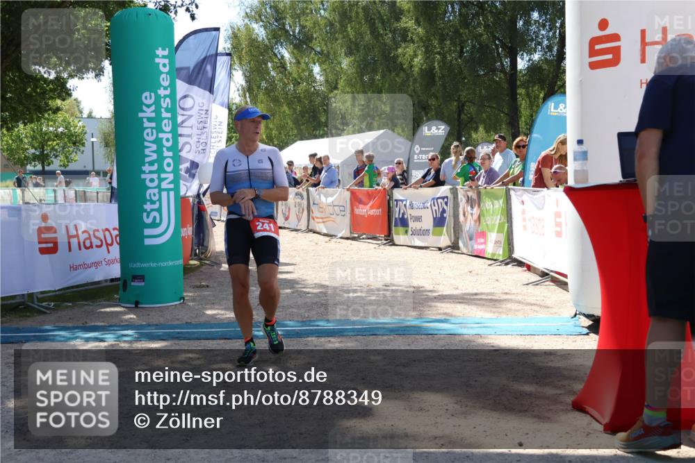 07.09.2025 - 19. Norderstedt Triathlon Zöllner http://msf.ph/oto/8788349 07.09.2025 13:43:02 Ziel 241 meine-sportfotos.de