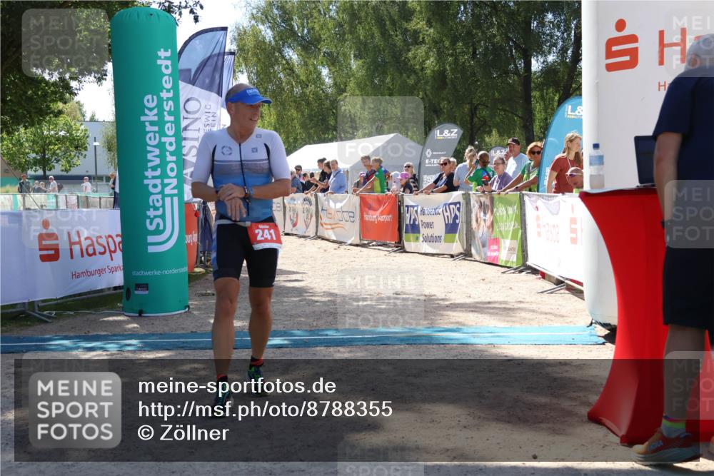 07.09.2025 - 19. Norderstedt Triathlon Zöllner http://msf.ph/oto/8788355 07.09.2025 13:43:03 Ziel 241 meine-sportfotos.de