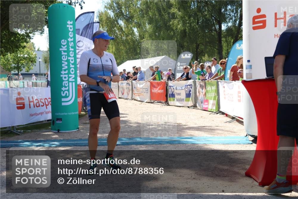 07.09.2025 - 19. Norderstedt Triathlon Zöllner http://msf.ph/oto/8788356 07.09.2025 13:43:03 Ziel 241 meine-sportfotos.de
