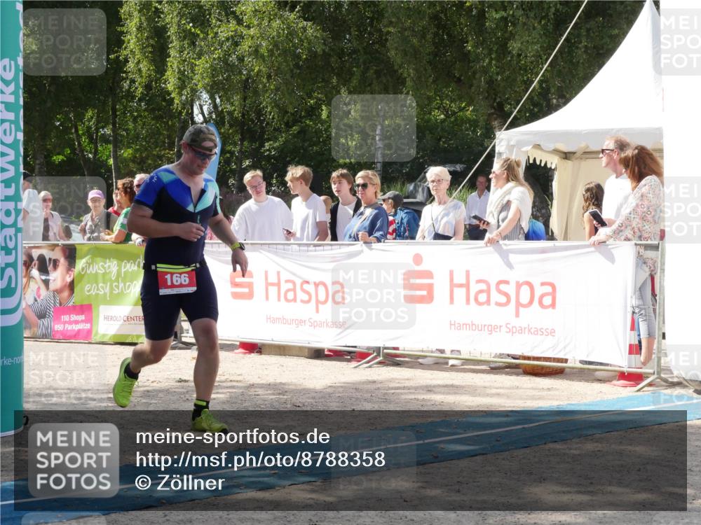 07.09.2025 - 19. Norderstedt Triathlon Zöllner http://msf.ph/oto/8788358 07.09.2025 13:44:56 Ziel 166 meine-sportfotos.de