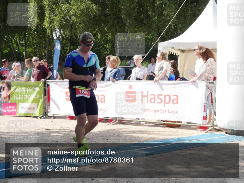 07.09.2025 - 19. Norderstedt Triathlon Zöllner http://msf.ph/oto/8788361 07.09.2025 13:44:56 Ziel 166 meine-sportfotos.de