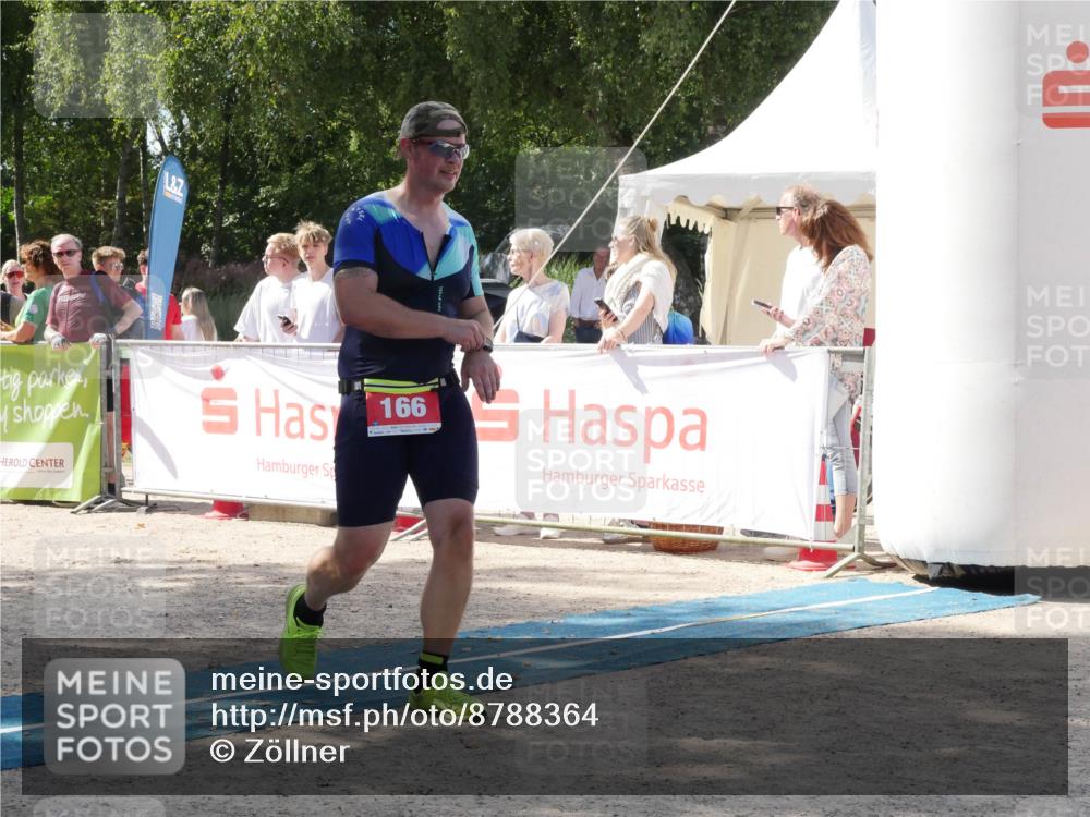 07.09.2025 - 19. Norderstedt Triathlon Zöllner http://msf.ph/oto/8788364 07.09.2025 13:44:57 Ziel 166 meine-sportfotos.de