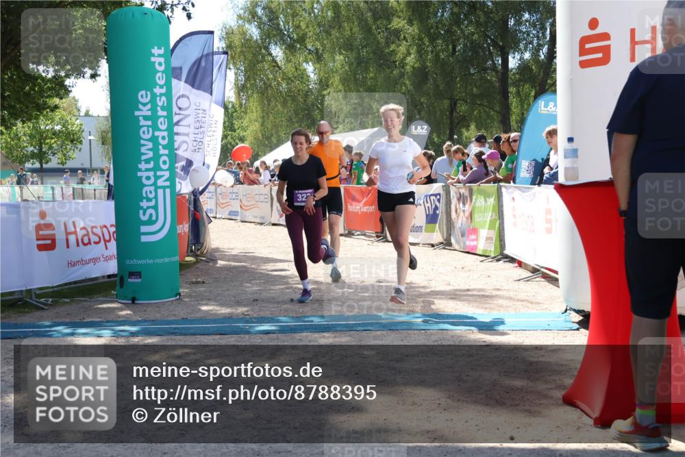 07.09.2025 - 19. Norderstedt Triathlon Zöllner http://msf.ph/oto/8788395 07.09.2025 13:43:26 Ziel 142, 323 meine-sportfotos.de