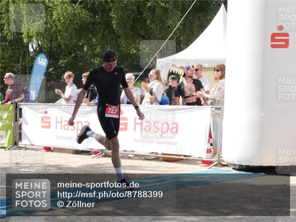 07.09.2025 - 19. Norderstedt Triathlon Zöllner http://msf.ph/oto/8788399 07.09.2025 13:46:01 Ziel 723 meine-sportfotos.de