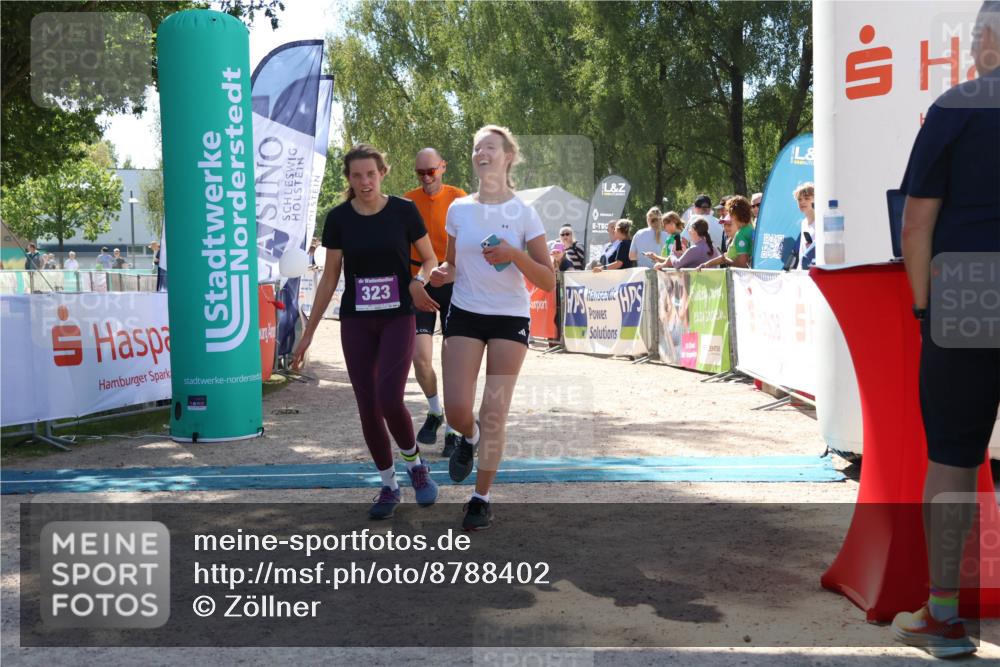 07.09.2025 - 19. Norderstedt Triathlon Zöllner http://msf.ph/oto/8788402 07.09.2025 13:43:27 Ziel 142, 323 meine-sportfotos.de