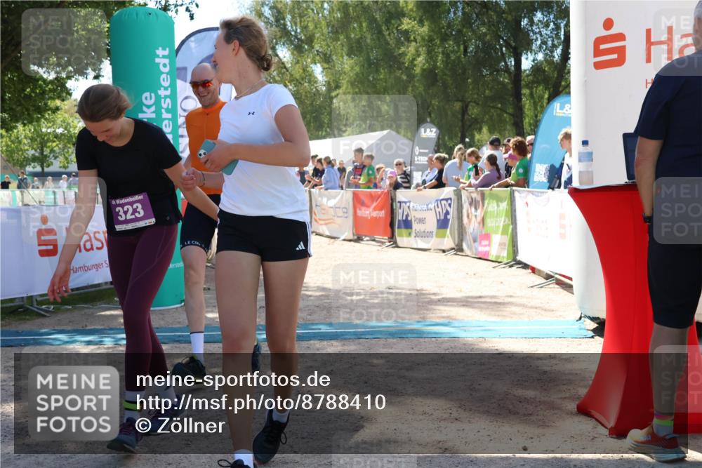 07.09.2025 - 19. Norderstedt Triathlon Zöllner http://msf.ph/oto/8788410 07.09.2025 13:43:28 Ziel 142, 323 meine-sportfotos.de