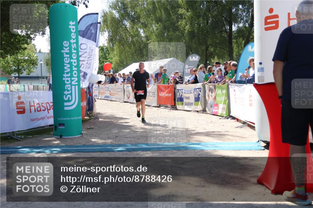07.09.2025 - 19. Norderstedt Triathlon Zöllner http://msf.ph/oto/8788426 07.09.2025 13:43:47 Ziel 706 meine-sportfotos.de
