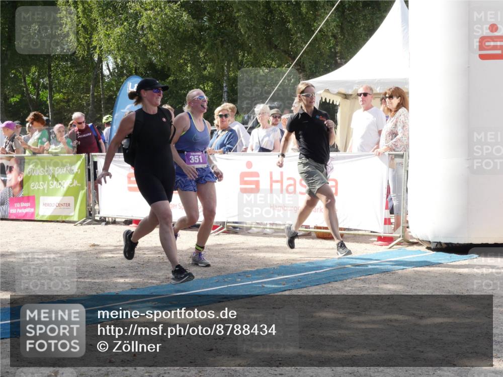 07.09.2025 - 19. Norderstedt Triathlon Zöllner http://msf.ph/oto/8788434 07.09.2025 13:46:39 Ziel 351 meine-sportfotos.de