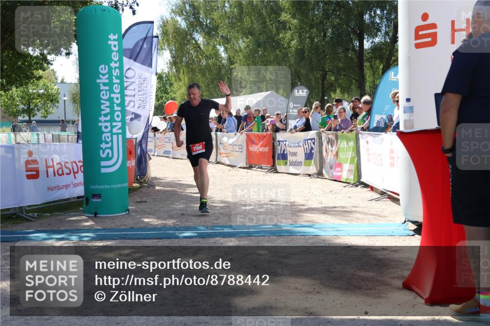 07.09.2025 - 19. Norderstedt Triathlon Zöllner http://msf.ph/oto/8788442 07.09.2025 13:43:49 Ziel 706 meine-sportfotos.de