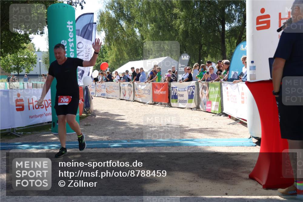 07.09.2025 - 19. Norderstedt Triathlon Zöllner http://msf.ph/oto/8788459 07.09.2025 13:43:50 Ziel 706 meine-sportfotos.de