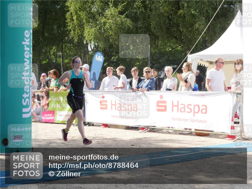 07.09.2025 - 19. Norderstedt Triathlon Zöllner http://msf.ph/oto/8788464 07.09.2025 13:48:01 Ziel 240, 349 meine-sportfotos.de