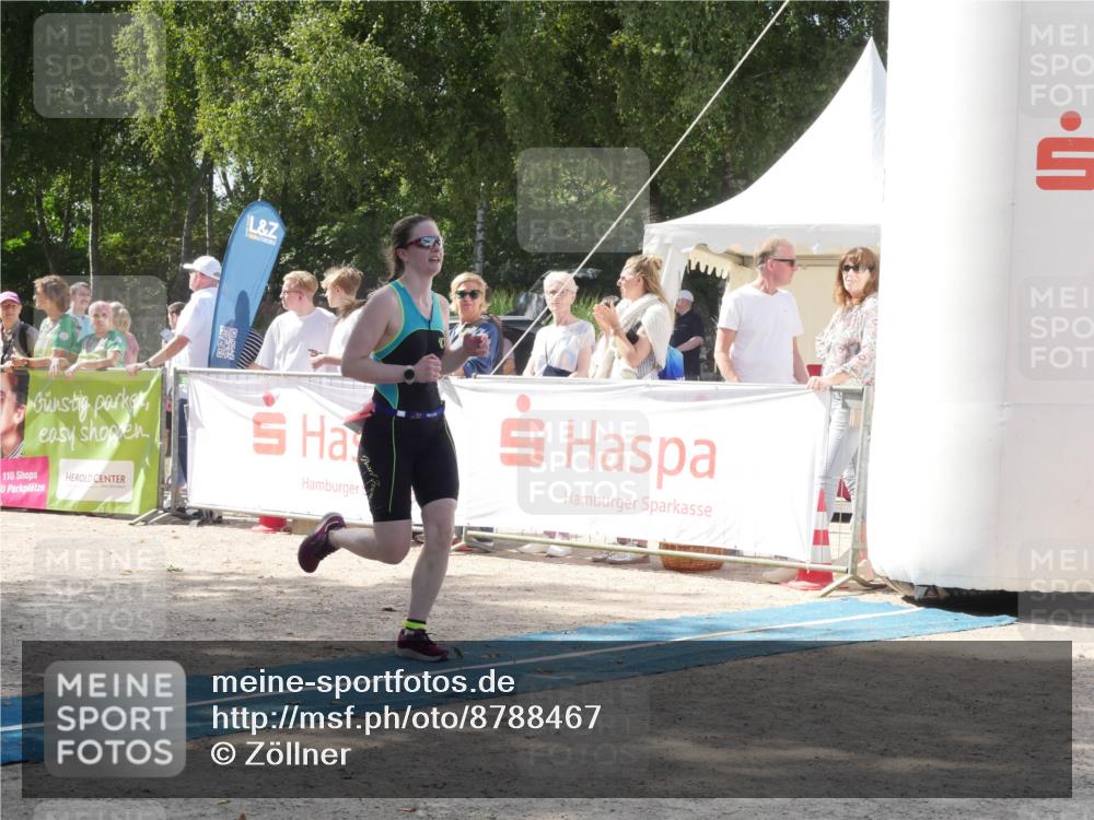 07.09.2025 - 19. Norderstedt Triathlon Zöllner http://msf.ph/oto/8788467 07.09.2025 13:48:02 Ziel 240, 349 meine-sportfotos.de