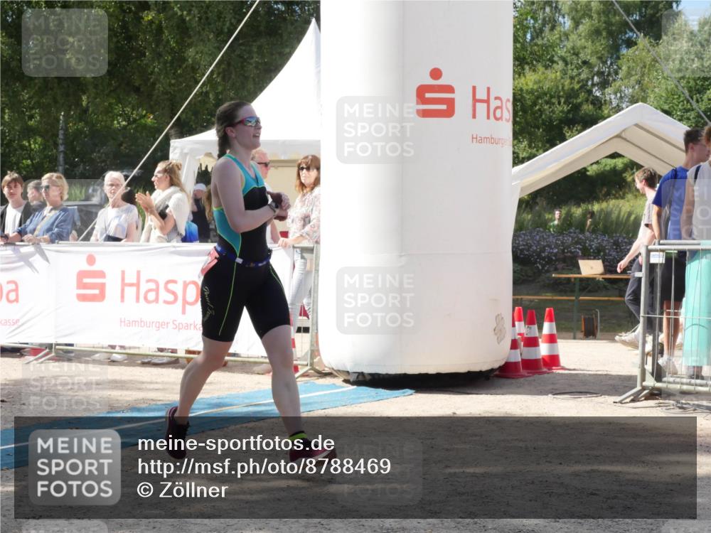 07.09.2025 - 19. Norderstedt Triathlon Zöllner http://msf.ph/oto/8788469 07.09.2025 13:48:02 Ziel 240, 349 meine-sportfotos.de