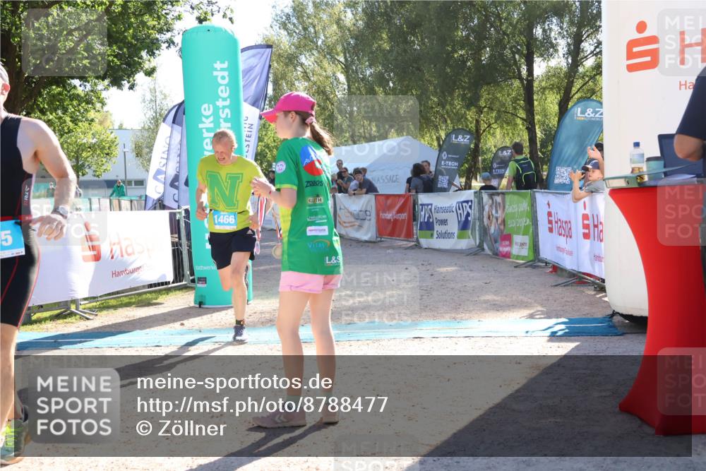 07.09.2025 - 19. Norderstedt Triathlon Zöllner http://msf.ph/oto/8788477 07.09.2025 16:09:24 Ziel 395, 1466 meine-sportfotos.de