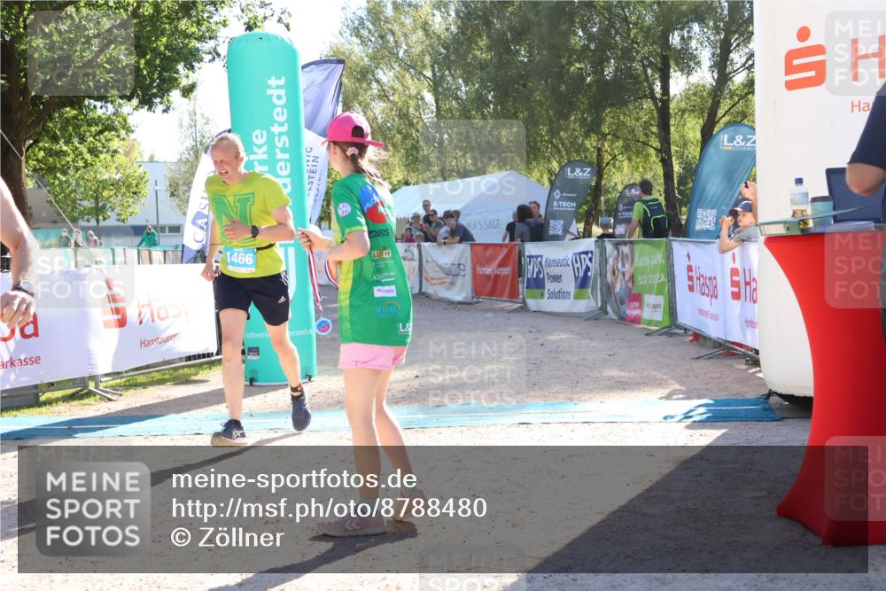 07.09.2025 - 19. Norderstedt Triathlon Zöllner http://msf.ph/oto/8788480 07.09.2025 16:09:24 Ziel 395, 1466 meine-sportfotos.de