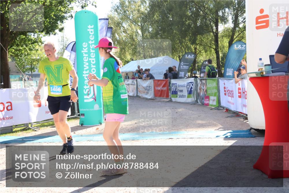 07.09.2025 - 19. Norderstedt Triathlon Zöllner http://msf.ph/oto/8788484 07.09.2025 16:09:25 Ziel 395, 1466 meine-sportfotos.de