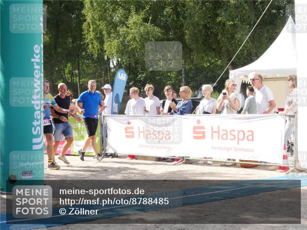 07.09.2025 - 19. Norderstedt Triathlon Zöllner http://msf.ph/oto/8788485 07.09.2025 13:48:19 Ziel 311, 777, 1298 meine-sportfotos.de