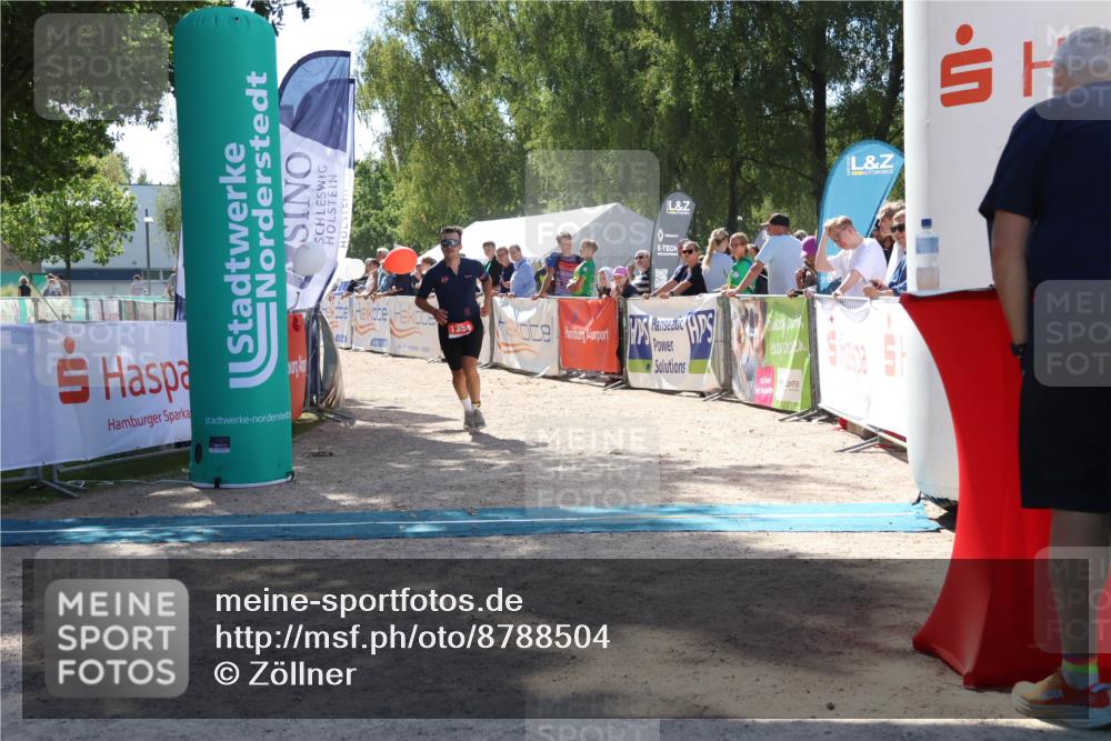 07.09.2025 - 19. Norderstedt Triathlon Zöllner http://msf.ph/oto/8788504 07.09.2025 13:44:12 Ziel 853, 1354 meine-sportfotos.de