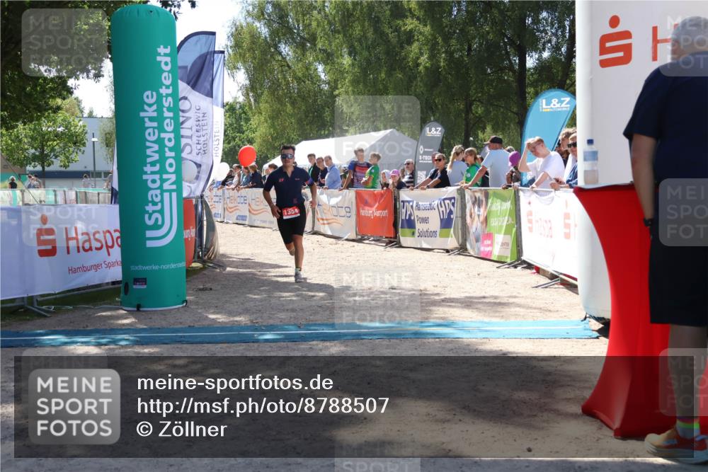 07.09.2025 - 19. Norderstedt Triathlon Zöllner http://msf.ph/oto/8788507 07.09.2025 13:44:13 Ziel 853, 1354 meine-sportfotos.de