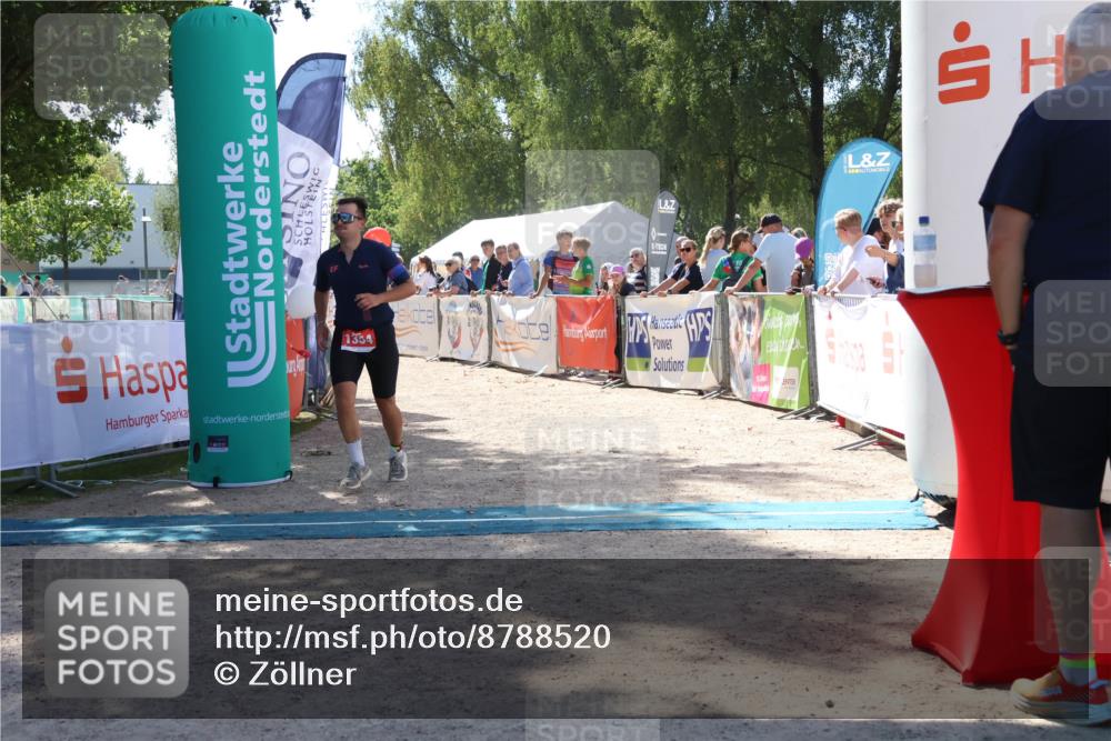07.09.2025 - 19. Norderstedt Triathlon Zöllner http://msf.ph/oto/8788520 07.09.2025 13:44:13 Ziel 853, 1354 meine-sportfotos.de