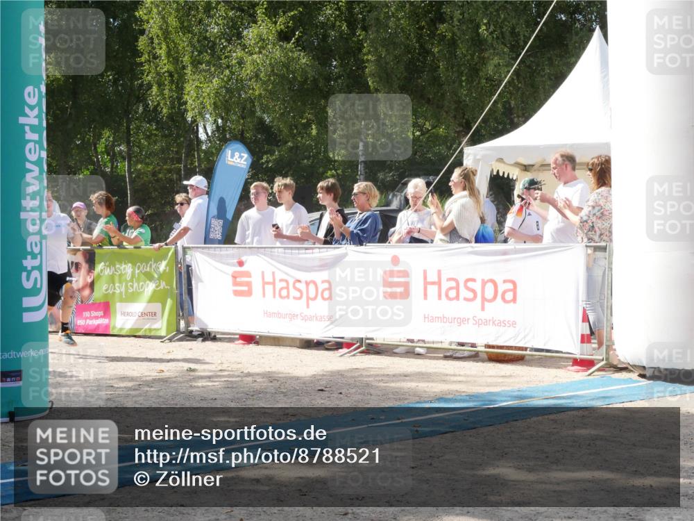 07.09.2025 - 19. Norderstedt Triathlon Zöllner http://msf.ph/oto/8788521 07.09.2025 13:48:27 Ziel 352, 799 meine-sportfotos.de