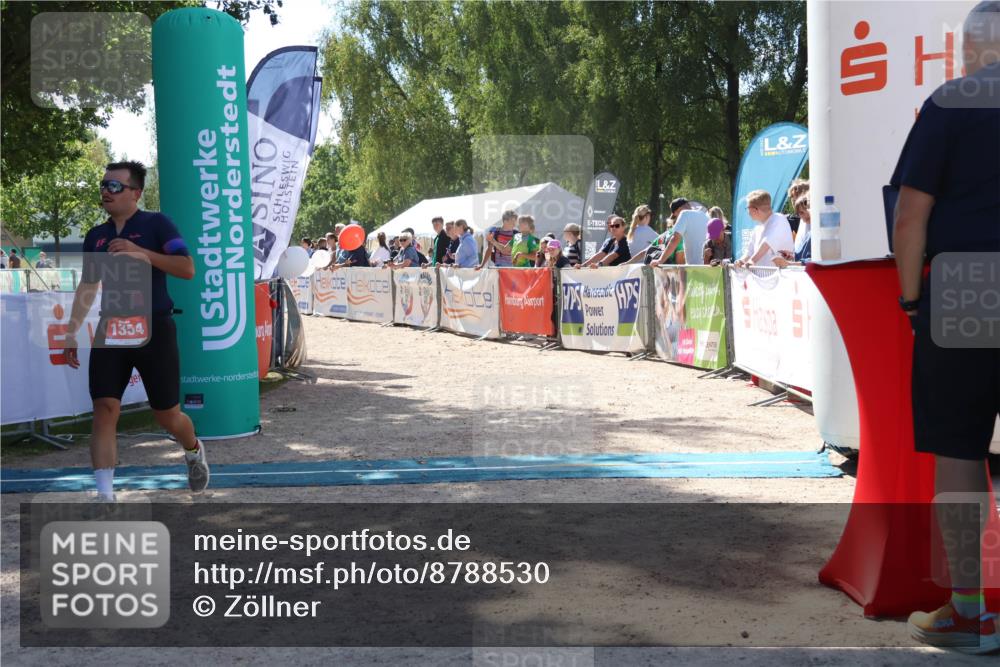 07.09.2025 - 19. Norderstedt Triathlon Zöllner http://msf.ph/oto/8788530 07.09.2025 13:44:14 Ziel 853, 1354 meine-sportfotos.de