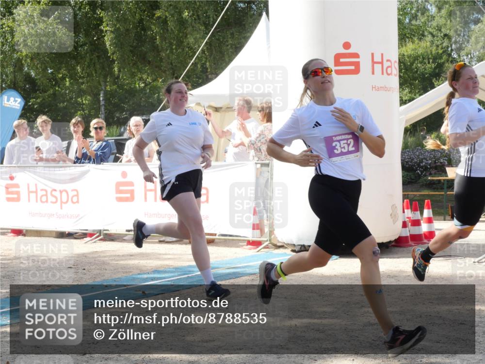 07.09.2025 - 19. Norderstedt Triathlon Zöllner http://msf.ph/oto/8788535 07.09.2025 13:48:29 Ziel 352, 799 meine-sportfotos.de