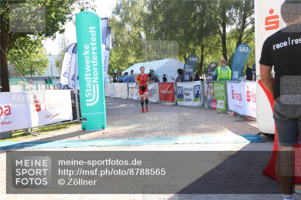 07.09.2025 - 19. Norderstedt Triathlon Zöllner http://msf.ph/oto/8788565 07.09.2025 16:10:27 Ziel 1404 meine-sportfotos.de
