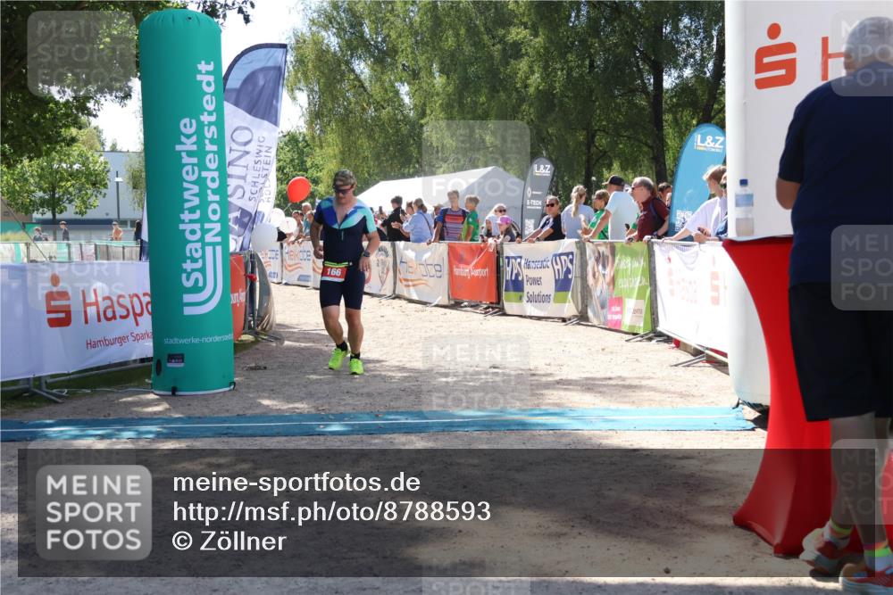 07.09.2025 - 19. Norderstedt Triathlon Zöllner http://msf.ph/oto/8788593 07.09.2025 13:44:53 Ziel 166 meine-sportfotos.de