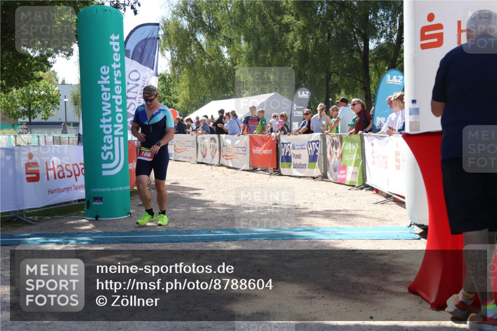 07.09.2025 - 19. Norderstedt Triathlon Zöllner http://msf.ph/oto/8788604 07.09.2025 13:44:54 Ziel 166 meine-sportfotos.de