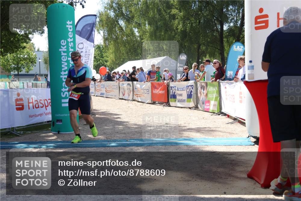 07.09.2025 - 19. Norderstedt Triathlon Zöllner http://msf.ph/oto/8788609 07.09.2025 13:44:54 Ziel 166 meine-sportfotos.de