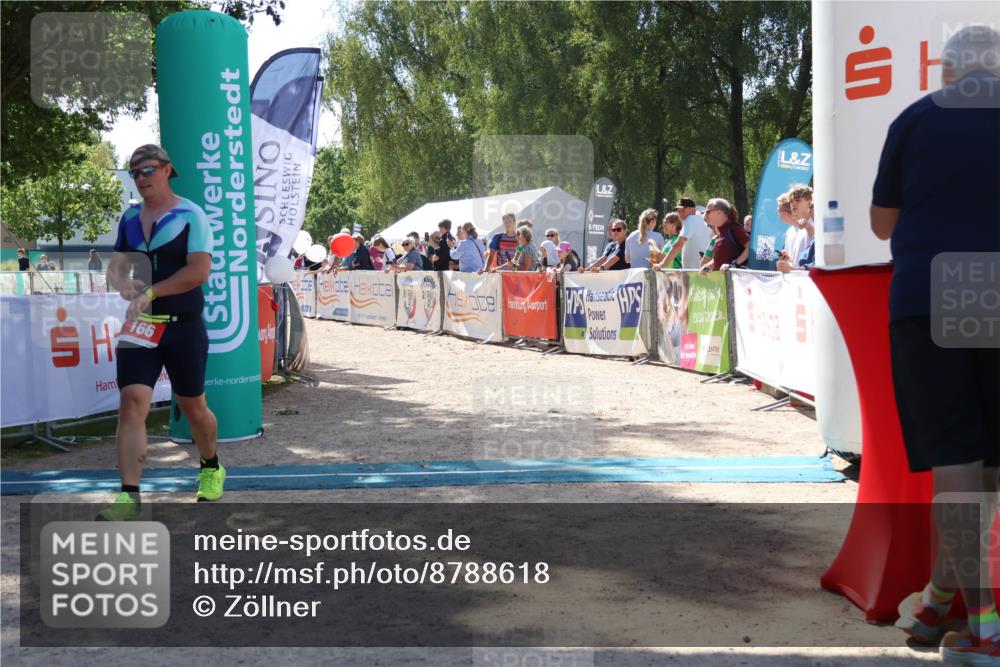 07.09.2025 - 19. Norderstedt Triathlon Zöllner http://msf.ph/oto/8788618 07.09.2025 13:44:55 Ziel 166 meine-sportfotos.de
