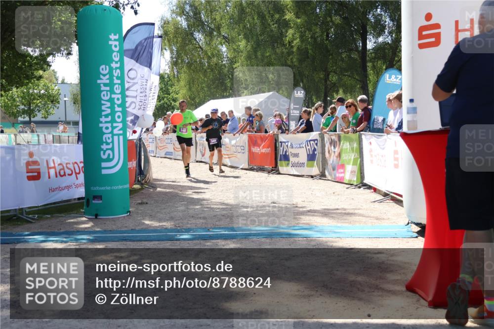 07.09.2025 - 19. Norderstedt Triathlon Zöllner http://msf.ph/oto/8788624 07.09.2025 13:45:06 Ziel 348 meine-sportfotos.de